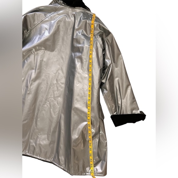 Silver rain jacket - Picture 13 of 16
